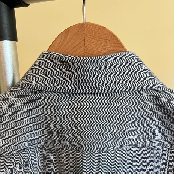 Saks Fifth Avenue - Picture 3 of 7